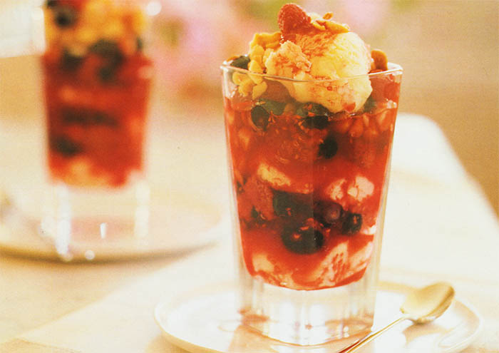 Glace d'été au petits fruits rouges