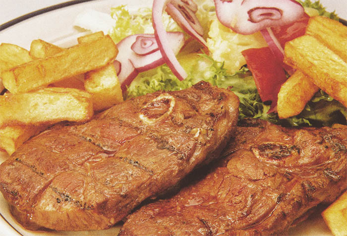 Steaks d'agneau bien grillé (barbecue)